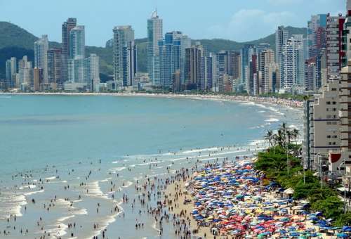 FÉRIAS EM BALNEÁRIO CAMBORIÚ